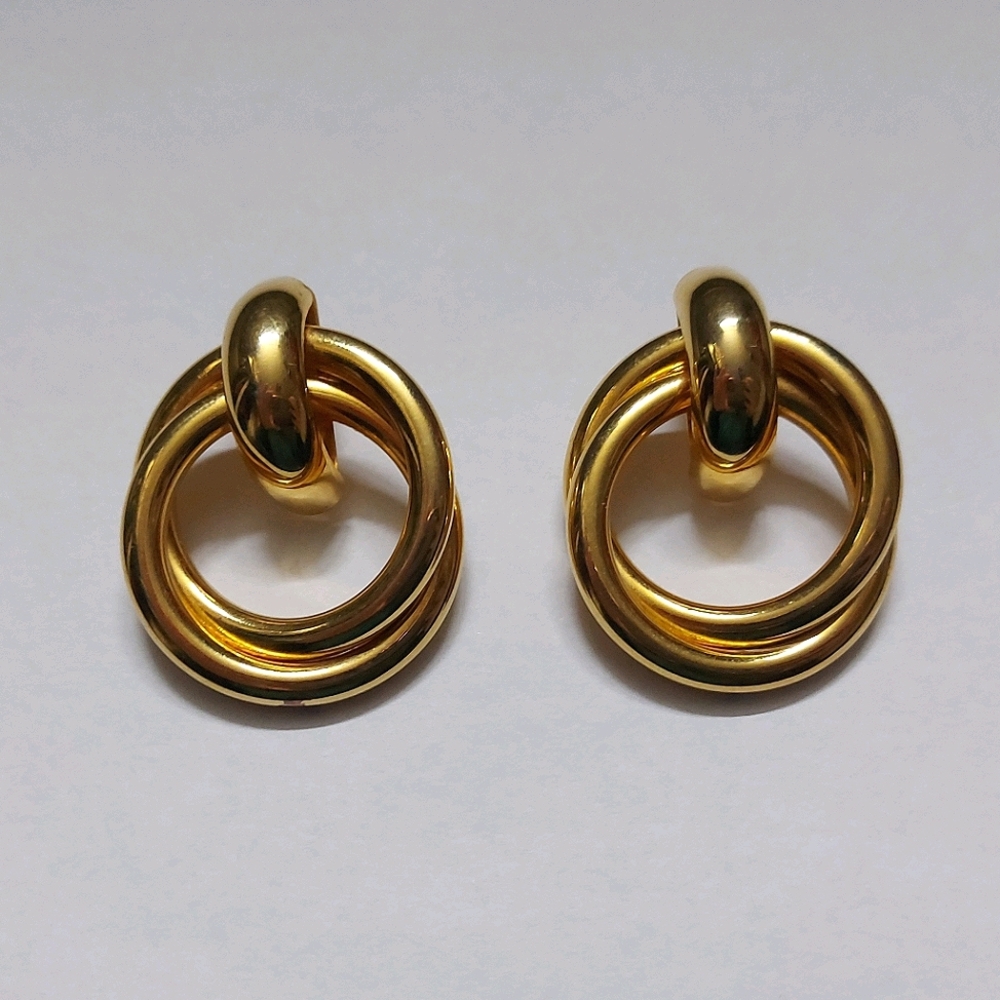 **SOLD** Vintage doorknocker hoop earrings